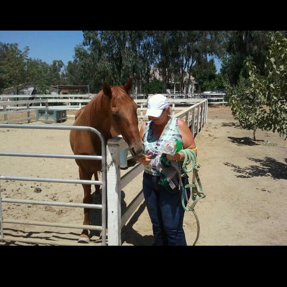 Meet your Posher, Kathy - Picture 3 of 6